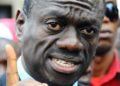 Besigye, a man who was once revered for standing up to Museveni, has now become a laughable caricature of his former self.  Image maybe subject to copyright.